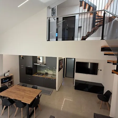 Luxekey Ettore House *