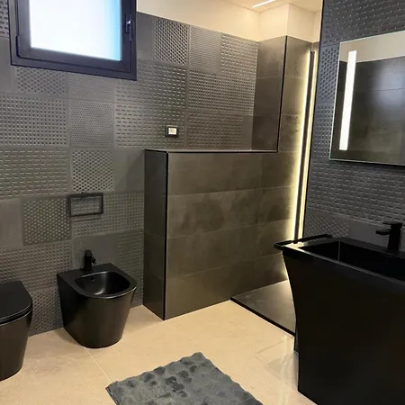 Luxekey Ettore House *
